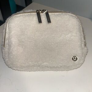 Lululemon Cream Sherpa Everywhere Belt Bag Large Fleece 🤍